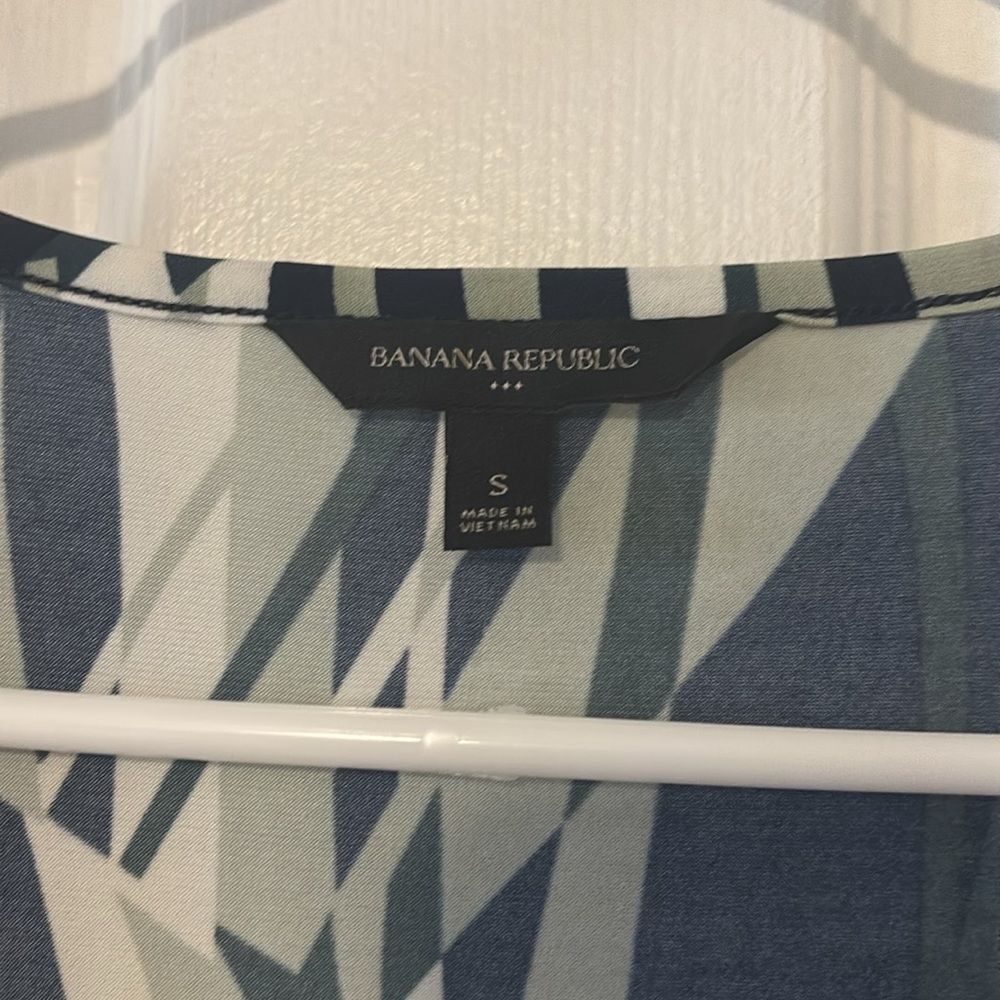 Banana Republic sleeveless wrap dress. So cute for summer! - Picture 2 of 4